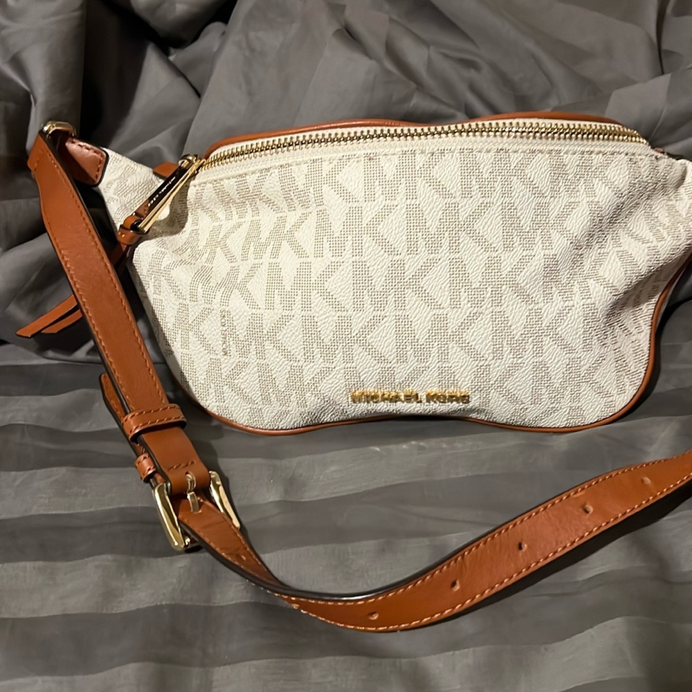 MK Fannie pack